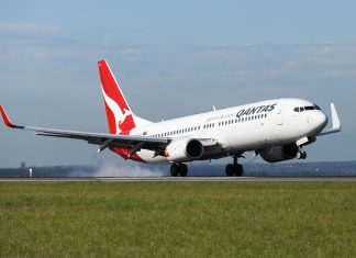 Qantas plane lands safely in Sydney after sending out mayday signal