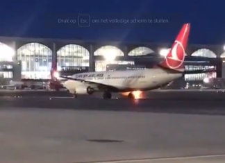 Main right landing gear of a Turkish Airlines Boeing 737-800 catches fire