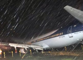 A third runway excursion in India in 48 hours as SpiceJet Boeing 737-800 runs off the runway