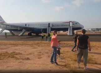 British Airways Airbus A321 fills with dense smoke, emergency evacuation at Valencia Airport