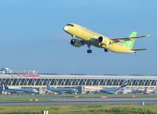 COMAC C919 fourth test aircraft AC104 completes first flight test