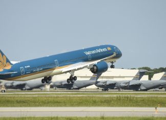 Vietnam Airlines flies its first Boeing 787-10 Dreamliner