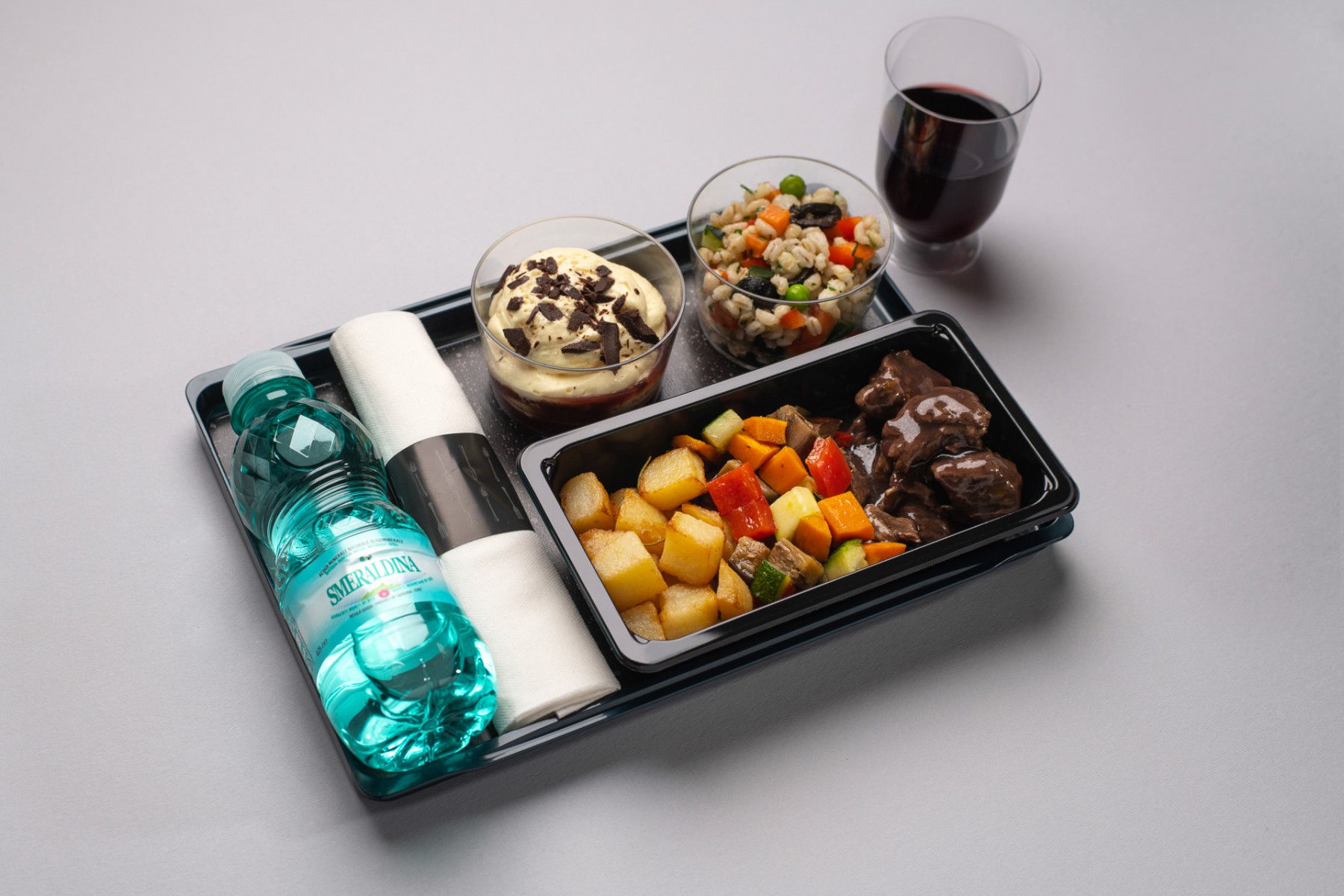 Air Italy unveils new Economy meals and enhanced in-flight service for all long-haul flights