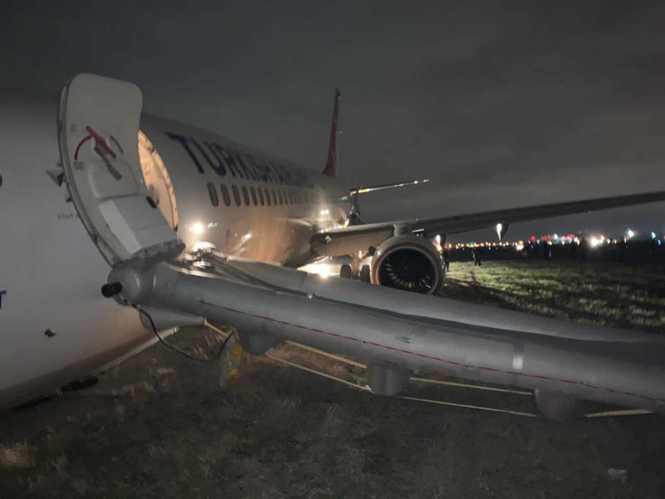 Turkish Airlines Boeing 737 800 Suffers Nose Gear Collapse