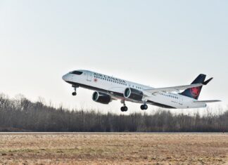 Air Canada Airbus A319 safely lands at Toronto Airport after missing a tire