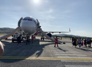 AirAsia Airbus departs Langkawi Airport, Malaysia but immediately heads back