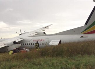 Ethiopian Airlines De Havilland Canada Dash 8 ends up next to the runway during take-off at Juba Airport, South Sudan