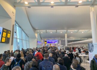 New EU border controls cause lengthy queues at Brussels Airport
