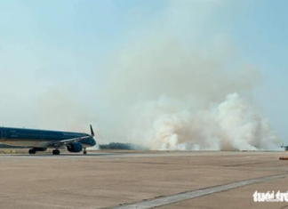 Vietnam Airlines Airbus A321 experiences tire failure during landing