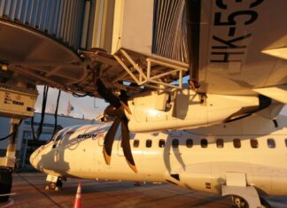 EasyFly ATR 42-600 slams into boarding bridge while parking at Bucaramanga Airport, Colombia