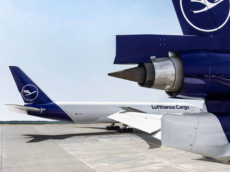 Together for climate protection: Lufthansa Cargo and DB Schenker start ...