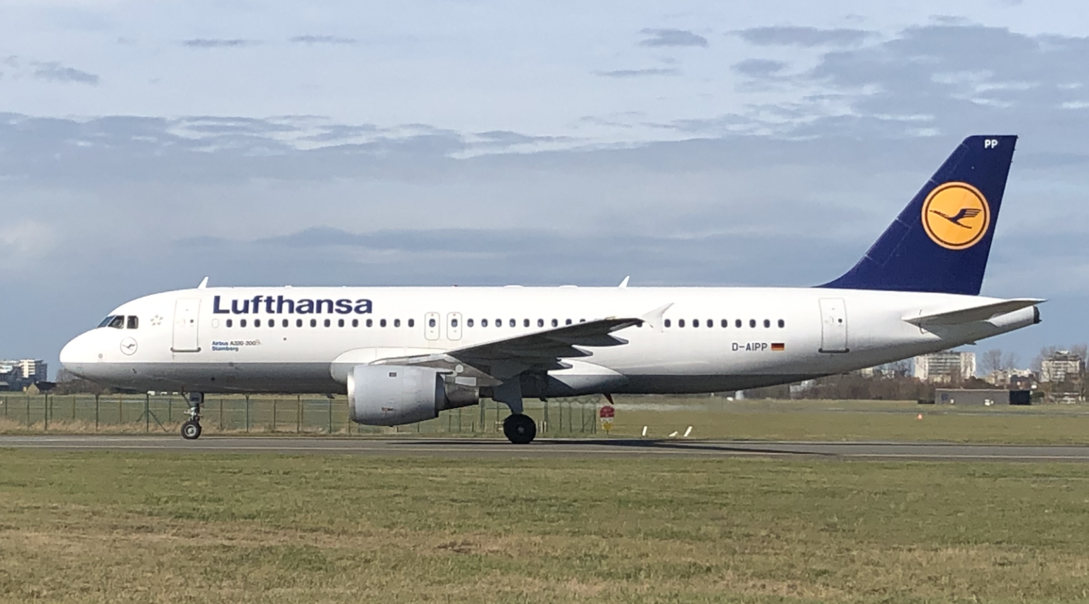 Aerocircular welcomes first of seven Airbus A320 from Lufthansa Group to be dismantled at Ostend Airport