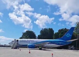 Nauru Airlines Boeing 737-300 makes emergency landing in Brisbane after engine fire