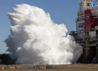 Boeing and NASA complete hot fire test of Space Launch System (SLS) core stage for Artemis I