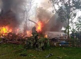 Philippine Air Force C-130 crashes, 45 dead and 40 survivors