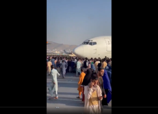 Total chaos at Kabul airport as thousands of Afghans and foreigners try to flee from the Taliban