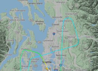 The delivery flight of TUIfly Belgium’s latest Boeing 737 MAX runs into technical problems and returns to Boeing Field