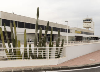 Lanzarote Airport overwhelmed as 14 flights land in one hour