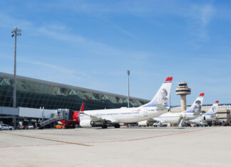 Storms cause major flight delays at Palma de Mallorca Airport, expected to continue overnight