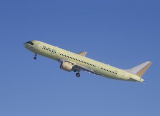 M?-21-300 airliner with wings made of Russian composites performs its first flight