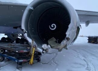 China Airlines Cargo Boeing 747-400F crashes into baggage carts during taxi at Chicago O’Hare Airport
