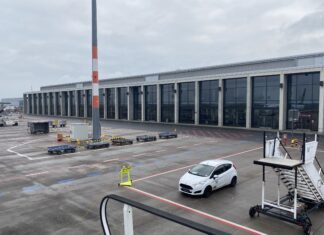A ground staff strike will paralyse Berlin Brandenburg airport on Wednesday