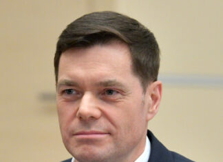 Russian oligarch Mordashov, under EU sanctions, transfers his TUI shares to his wife – Voting rights blocked