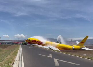 DHL Aero Expreso Boeing 757 freighter exits runway and breaks into pieces at San Jose, Costa Rica