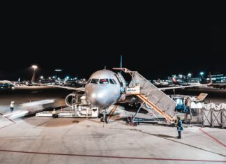 Russian airlines can use 193 aircraft to fly abroad without risk of seizure; country lifts coronavirus restrictions