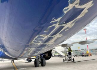 Severe structural damage on Blue Air Boeing 737-800 after hard landing
