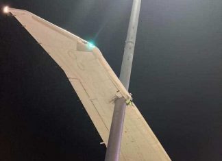 Qatar Airways Cargo Boeing 777 hits light pole at Chicago O’Hare airport