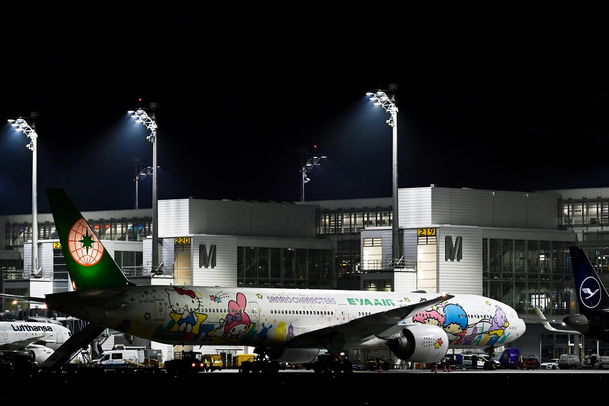 Eva Air Hello Kitty Airport