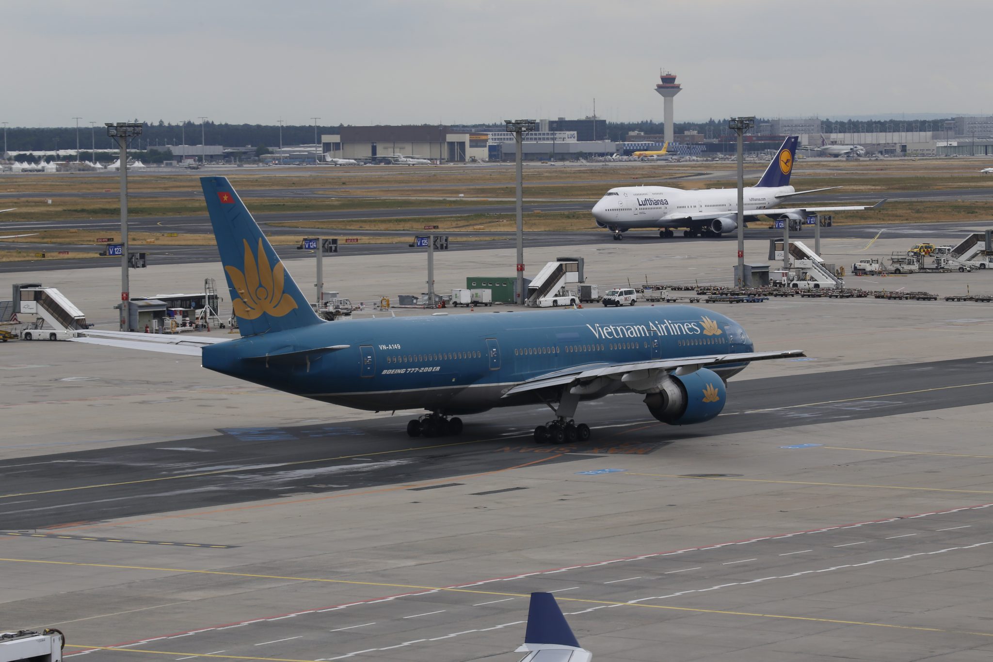 Vietnam Airlines Boeing 777 in Frankfurt