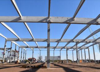 Placement of the first pillars of the new Safran Aircraft Engine Services site at Brussels Airport