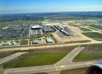 American Airlines employee dies in vehicle crash at Austin airport, Texas