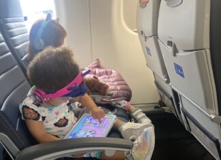 United Airlines faces criticism for allegedly asking pregnant woman to clean up cabin mess