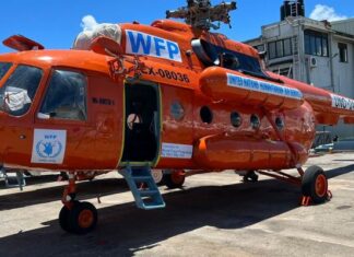 D.R. Congo: a new fleet of WFP helicopters painted orange to improve the security of humanitarian workers in the East