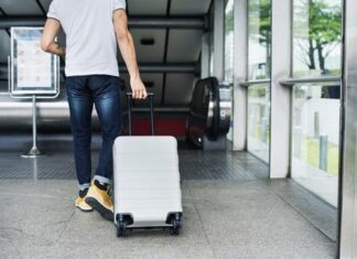 European air passenger traffic climbs 5% in August, driven by international demand