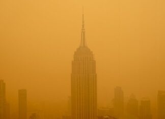 Smoke from wildfires in Canada slow down traffic in Northeastern U.S.