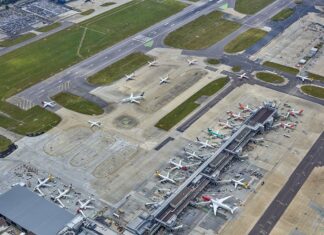 Gatwick runway reopens after aircraft becomes stranded
