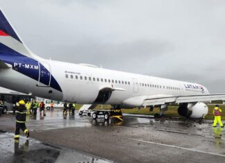 LATAM Brasil Airbus A321 skids off runway on landing Brazilian airport