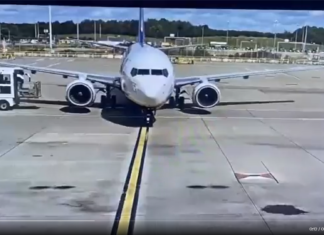 Ryanair Boeing 737-800 sustains damage in Stansted Airport collision