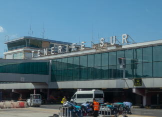 Tenerife South Airport temporarily inoperative due to blocked runway – Many diversions