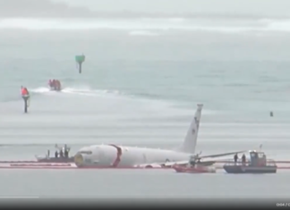 U.S. Navy Boeing P-8A Poseidon overruns runway and ditches into Kaneohe Bay, Hawaii