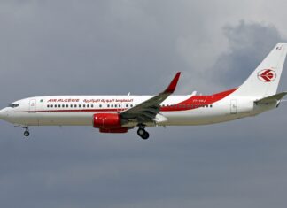 Stowaway in critical condition after surviving Oran-Paris flight in landing gear compartment