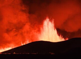 Volcanic eruption in Iceland has only a small effect on air traffic, but cancels ATC strike