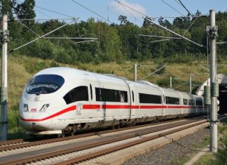ICE train from Brussels to Frankfurt blocked for several hours near Liège.