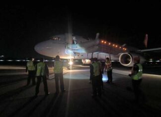 Passenger pulls emergency slide on Thai Airways domestic flight about to take off
