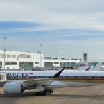 The inaugural Singapore Airlines Airbus A350-900 registered 9V-SJF arrived at 07:15 on 6 April 2024