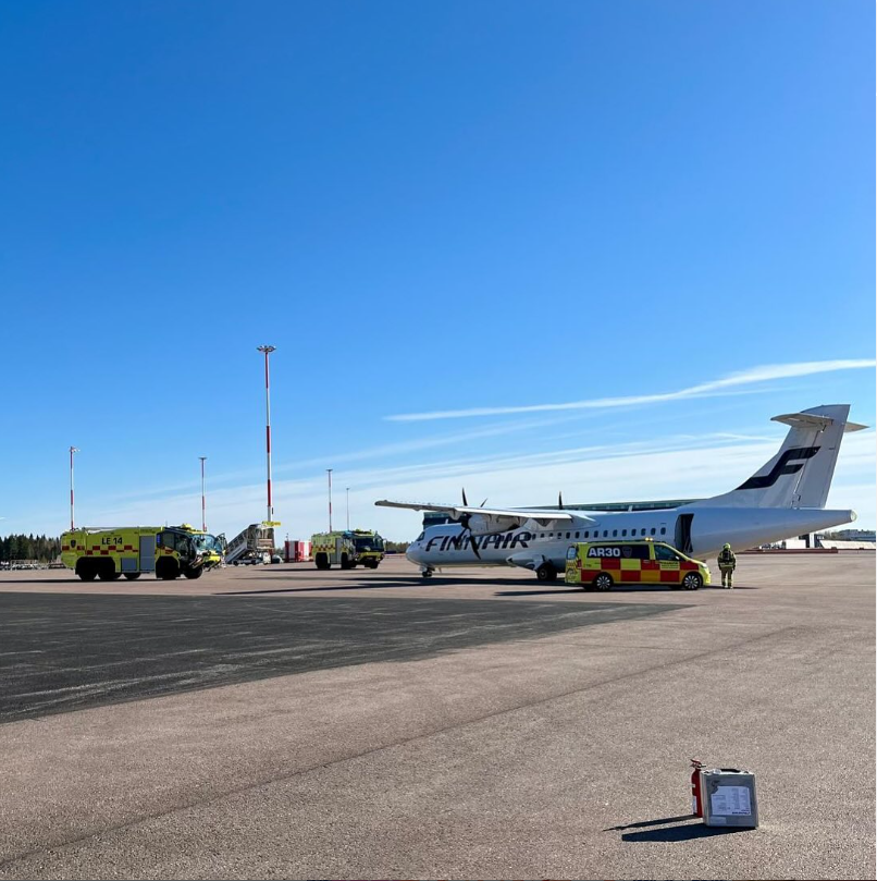 Smoke in the cockpit forces Finnair ATR 72-500 to evacuate